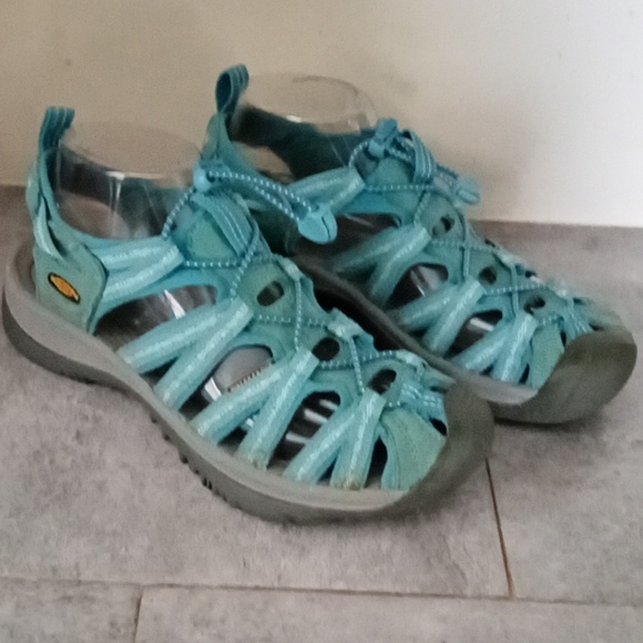 KEEN women si ze 8.5 - Picture 2 of 5